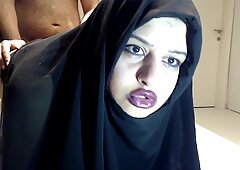 I FINALLY FUCKED MY BEST FRIEND'S MATURE ARAB MOM !