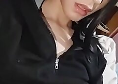 Lu se manosea en camara para calentar a desconocidos